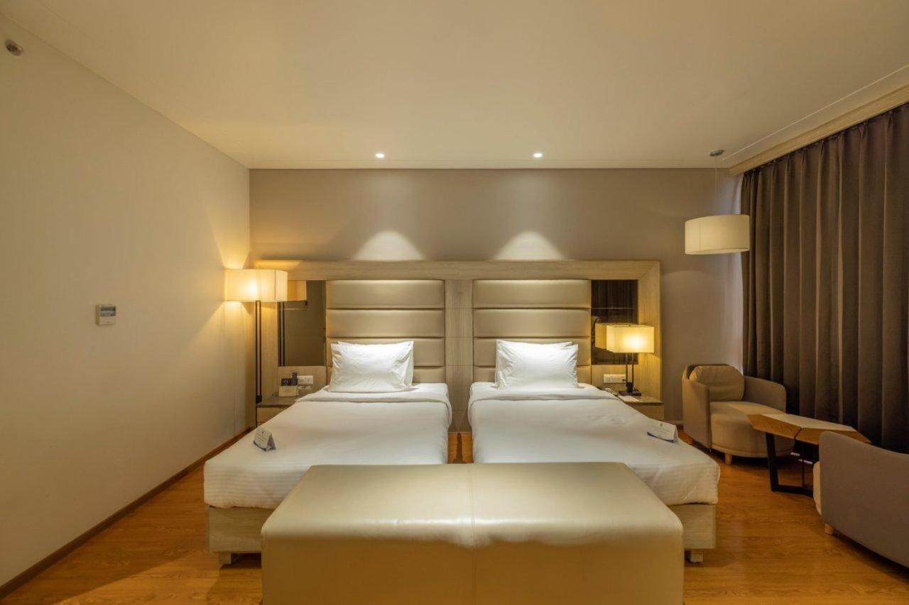 Sarovar Portico Morbi Экстерьер фото